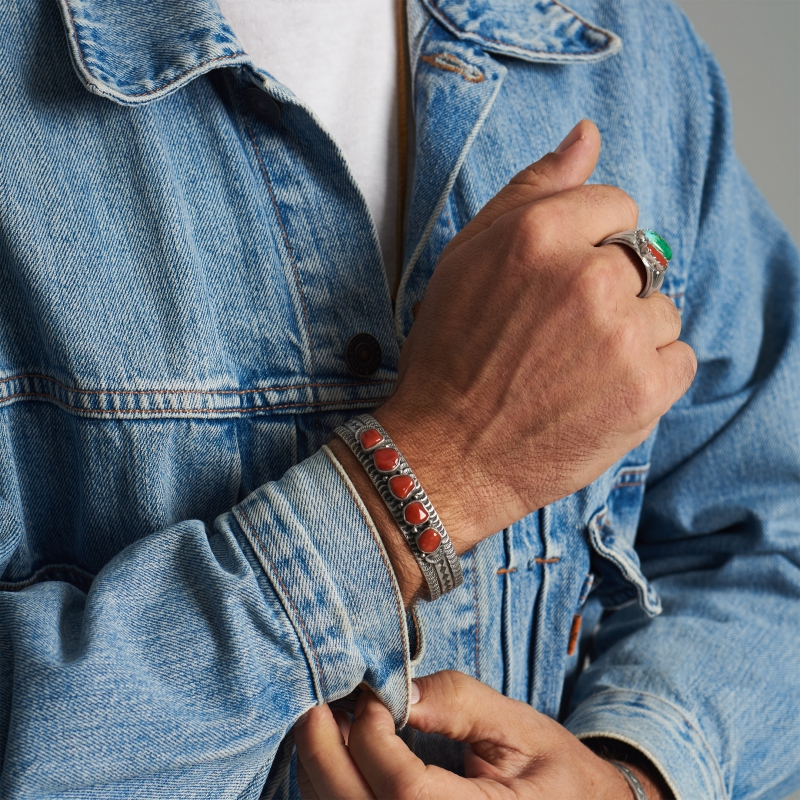 Bracelet Navajo en corail et argent mat BR843 - Harpo Paris